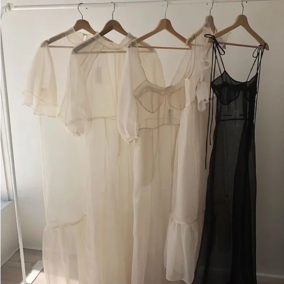 SOLD OUT ❌ LARGE CURATED BOX 📦📦📦📦 - Picture 1 of 2